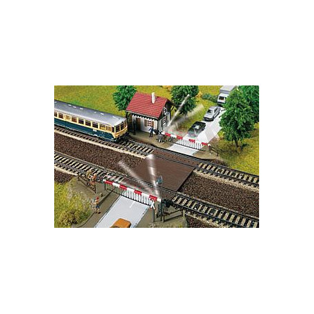 1/87 FALLER PASSAGE A NIVEAU AVEC MAISON DE GARDE 1