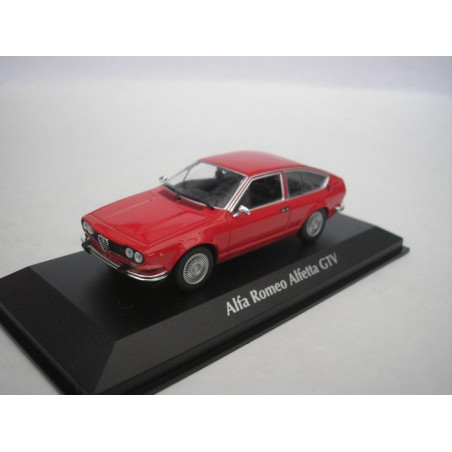ALFA ROMEO ALFETTA GTV 1976 1/43 MAXICHAMPS