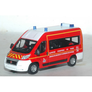 BURAGO 18-30199WH Scale 1/43 FIAT 500 ABARTH 2008 - TETTO A SCACCHI + SCORPIONE