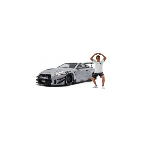 NISSAN GT R R35 W LIBERTY WALK BODY KIT 2.0 2024 AVEC FIGURINE 1/18 SOLIDO