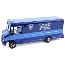 STEP VAN 2019 MASSACHUSETTS STATE POLICE 1/64 GREENLIGHT