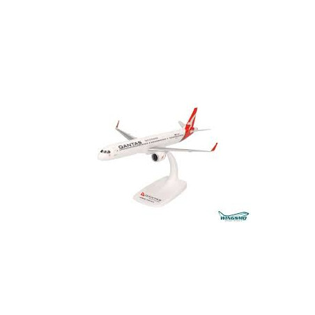 AIRBUS A321XLR QANTAS SNAP FIT 1/200 HERPA
