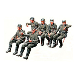 CONDUCTEURS DE VEHICULE D'INFANTERIE ALLEMANDS 1/35 MASTER BOX
